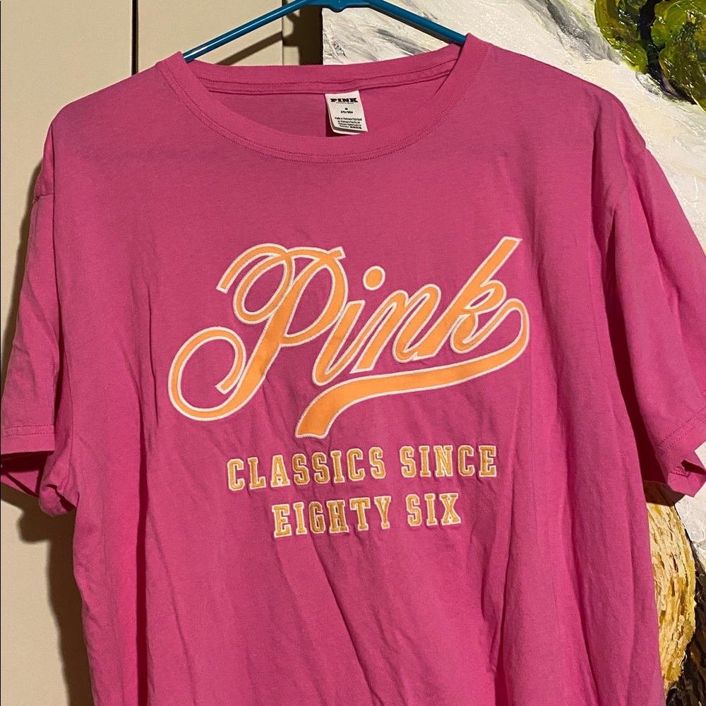 VS Pink Campus Tee - Picture 4 of 7